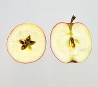 Ahrista æbler overskårne